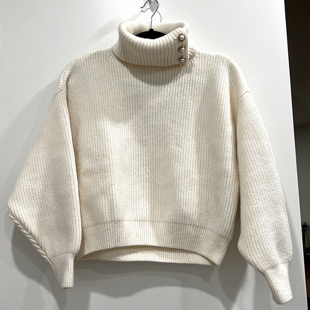 NWT H&M cropped sweater with pearl detail